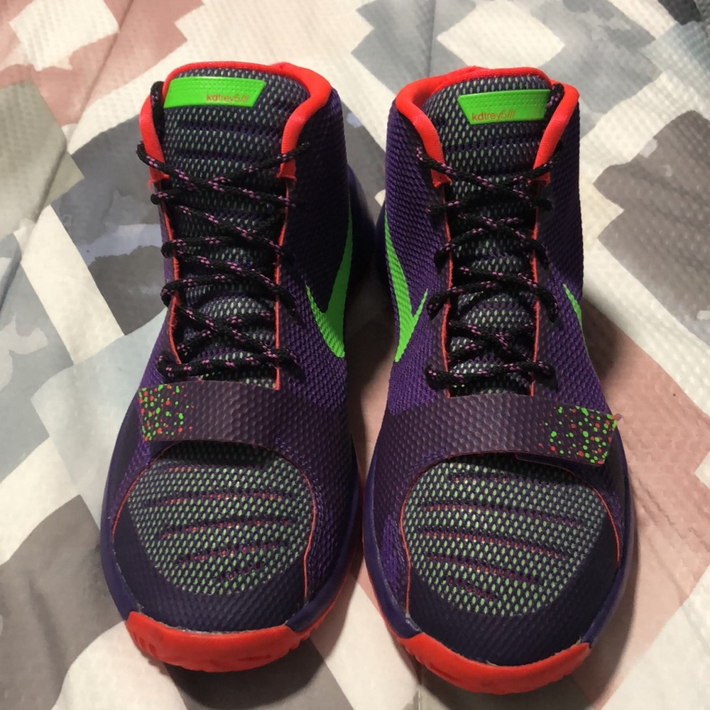 Kevin Durant basketball shoes size 7Y